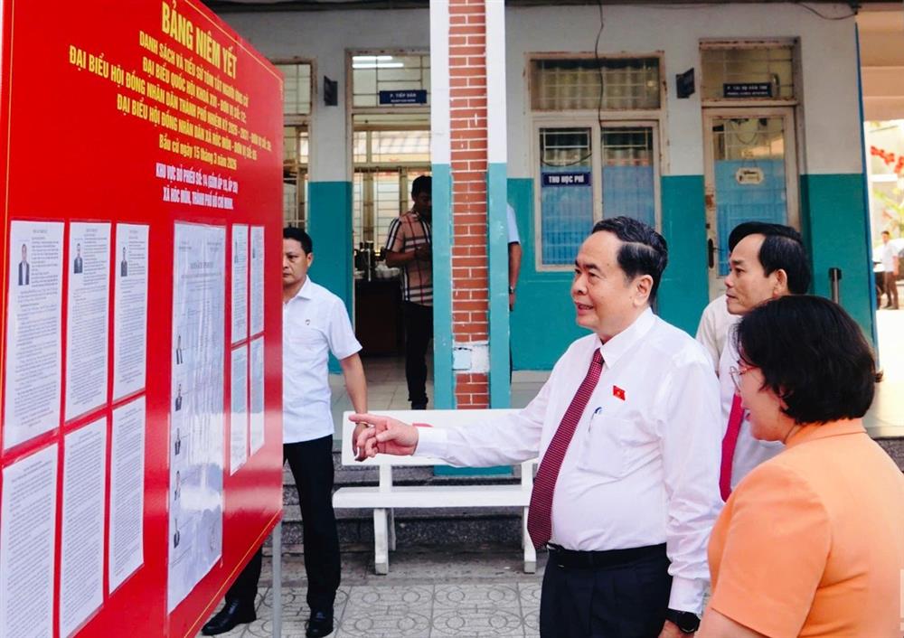 Không khí bầu cử sôi nổi của cử tri tại thành phố Hồ Chí Minh 